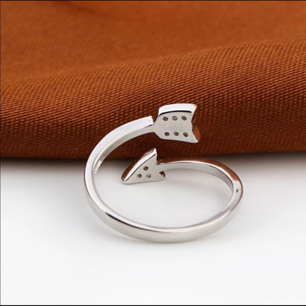 Adjustable Arrow midi Ring - Picture 2 of 6